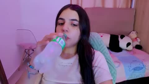 Snapshot of elenna_hotx chatting on April 2026 06:41:01 PM agnes online show from April 2026 06:41:01 PM