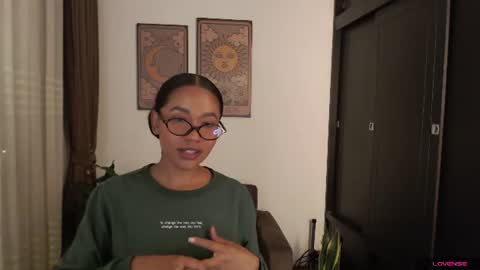 Snapshot of elenna_snow chatting on June 2026 11:57:01 PM Elenna online show from June 2026 11:57:01 PM