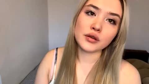 Snapshot of elenoraoberfell chatting on November 2025 05:20:01 AM Agata online show from November 2025 05:20:01 AM