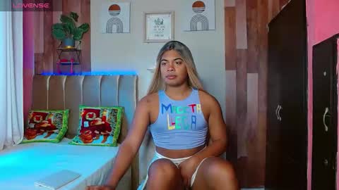 eletrabrowns online show from December 2025 07:00:01 PM