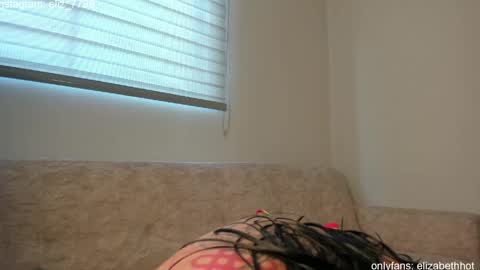 Elizabeth online show from April 2026 07:41:01 PM