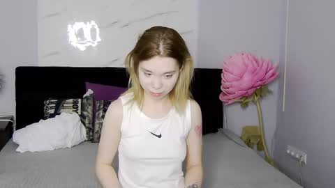 Snapshot of eli_luv chatting on April 2026 07:55:01 AM Eli online show from April 2026 07:55:01 AM