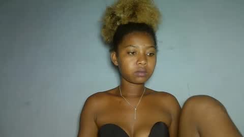 elia011 online show from January 2025 02:58:02 PM