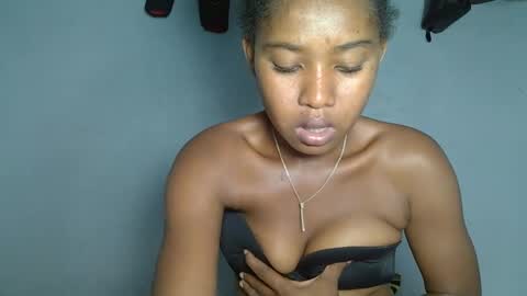 elia011 online show from January 2025 07:00:02 PM