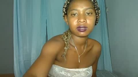 elia011 online show from January 2025 10:06:02 PM