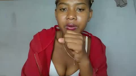 elia011 online show from January 2025 12:10:01 PM