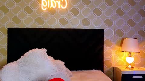 Snapshot of elian_craiggggg chatting on February 2026 02:40:01 AM Elian online show from February 2026 02:40:01 AM