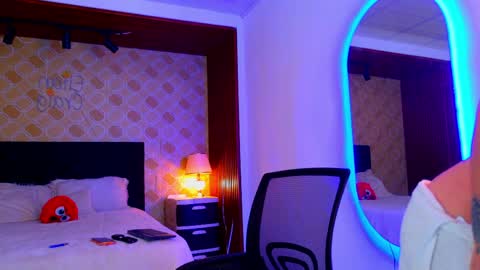 Snapshot of elian_craiggggg chatting on April 2026 06:49:02 PM Elian online show from April 2026 06:49:02 PM