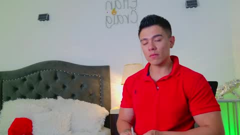 Snapshot of elian_craiggggg chatting on May 2026 11:55:01 PM Elian online show from May 2026 11:55:01 PM