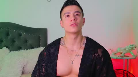 Snapshot of elian_craiggggg chatting on May 2026 05:33:01 PM Elian online show from May 2026 05:33:01 PM