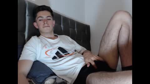 Snapshot of elian_tg chatting on September 2025 10:57:01 PM Elian online show from September 2025 10:57:01 PM