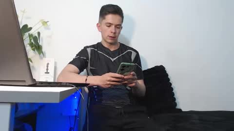 Snapshot of elian_tg chatting on March 2026 11:20:02 PM Elian online show from March 2026 11:20:02 PM