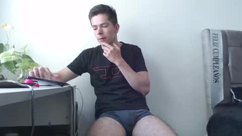 Snapshot of elian_tg chatting on June 2026 08:00:02 PM Elian online show from June 2026 08:00:02 PM