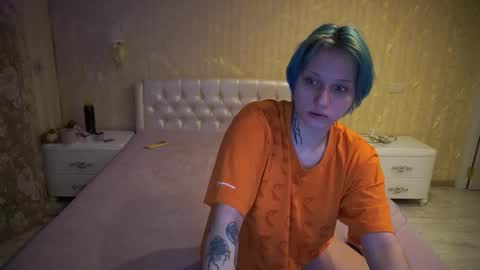 Luna online show from October 2025 10:56:01 PM