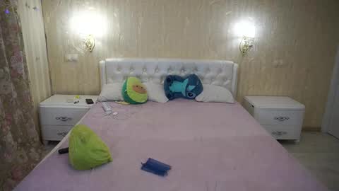 Luna online show from February 2026 11:08:02 PM