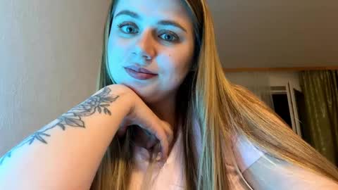 Snapshot of elidiaguariglia chatting on May 2026 09:55:02 PM Louise online show from May 2026 09:55:02 PM