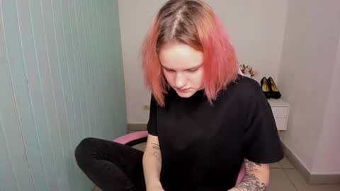 elieiza_xo online show from October 2025 10:02:01 AM