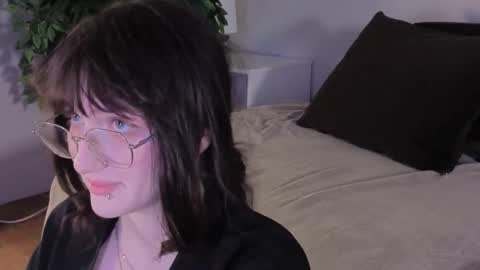 Ellie online show from November 2025 05:29:02 AM