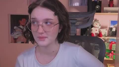 Ellie online show from November 2025 05:20:01 AM