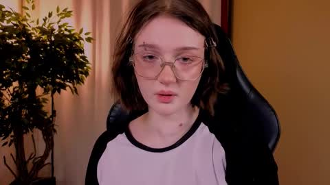 Ellie online show from November 2025 05:11:01 AM