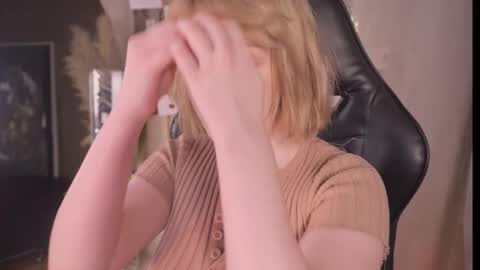 Ellie online show from January 2026 12:21:02 PM