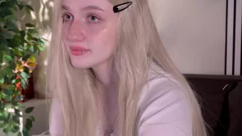 Ellie online show from April 2026 05:21:01 AM