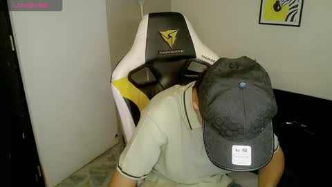 Snapshot of elii_797 chatting on October 2025 03:24:01 PM bby-santy online show from October 2025 03:24:01 PM