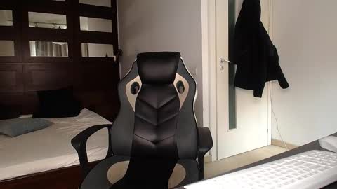 ElijahThorne online show from February 2026 08:05:02 AM