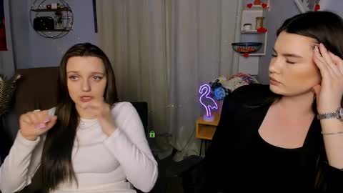 Snapshot of elin_bliss chatting on May 2026 01:49:01 PM Elin online show from May 2026 01:49:01 PM