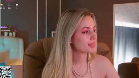 Snapshot of elina_nortas chatting on February 2025 07:29:01 AM Elina online show from February 2025 07:29:01 AM