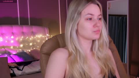 Snapshot of elina_nortas chatting on February 2025 01:00:01 AM Elina online show from February 2025 01:00:01 AM
