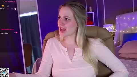 Snapshot of elina_nortas chatting on March 2025 07:24:01 AM Elina online show from March 2025 07:24:01 AM