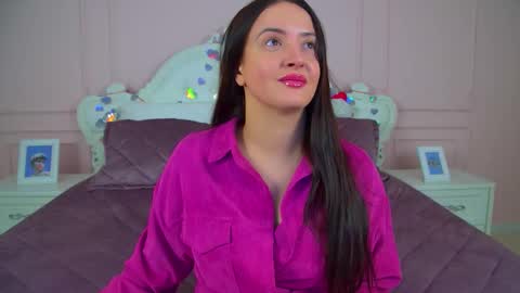 ElinaBellucci online show from February 2026 04:41:02 AM