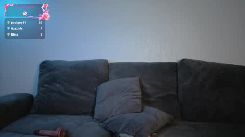 Snapshot of elinamilller chatting on April 2026 08:52:02 AM Elna and Tom online show from April 2026 08:52:02 AM