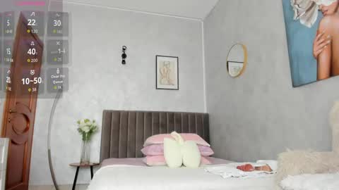 Snapshot of elinamoon_ chatting on April 2026 07:59:02 AM Elina online show from April 2026 07:59:02 AM