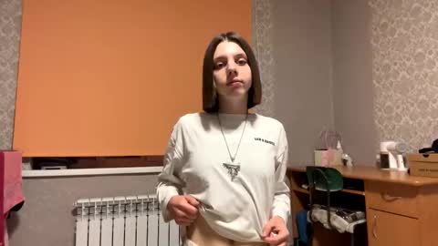 Elisa online show from October 2025 06:08:02 PM