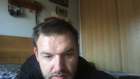 Snapshot of eliot26 chatting on September 2025 04:01:02 PM e26 online show from September 2025 04:01:02 PM