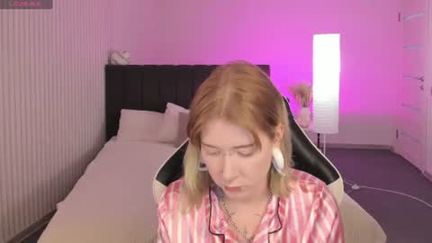 Snapshot of elira_vane chatting on June 2026 02:56:02 AM Elira Vane online show from June 2026 02:56:02 AM