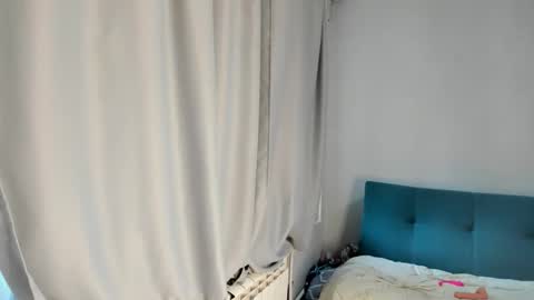 Elis online show from September 2025 01:39:01 AM