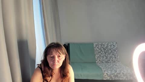 Elis online show from December 2025 01:55:01 AM