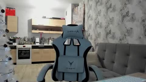 Aletta Oushen online show from December 2025 10:24:01 AM