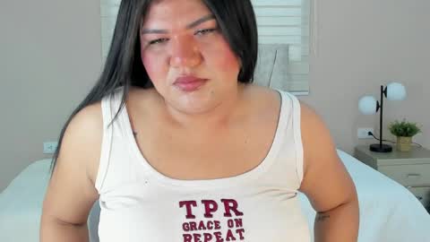 Elisa  online show from March 2026 10:11:01 PM