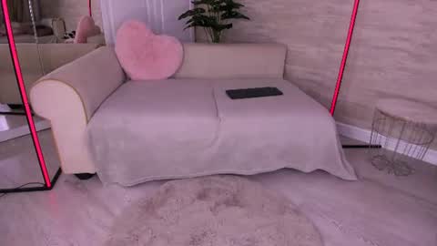 Snapshot of elisabeth_jason chatting on July 2026 04:19:02 AM elisabeth_jason online show from July 2026 04:19:02 AM