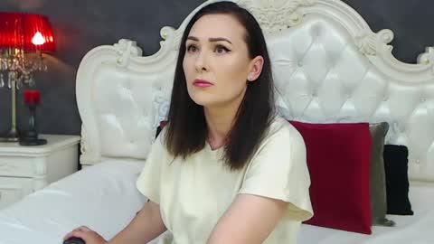 Snapshot of elisabethswan chatting on June 2026 11:32:01 AM Krissy online show from June 2026 11:32:01 AM