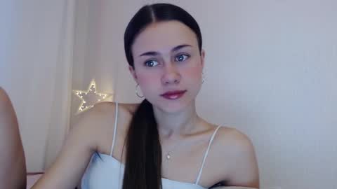 Snapshot of eliscuteblonde chatting on December 2025 06:31:01 AM Elis online show from December 2025 06:31:01 AM