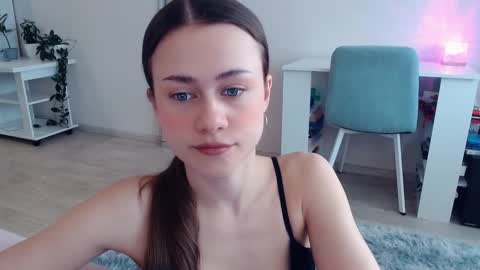 Snapshot of eliscuteblonde chatting on February 2026 05:57:01 AM Elis online show from February 2026 05:57:01 AM