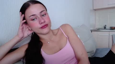 Snapshot of eliscuteblonde chatting on July 2026 04:26:02 AM Elis online show from July 2026 04:26:02 AM