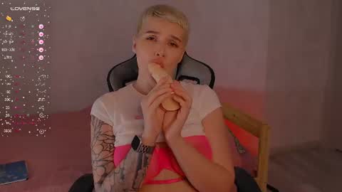 elise_day online show from June 2026 02:10:02 PM