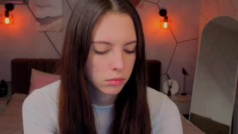 Snapshot of elise_robbie chatting on March 2026 01:06:02 AM Elise online show from March 2026 01:06:02 AM
