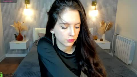 Snapshot of elise_robbie chatting on April 2026 09:07:02 AM Elise online show from April 2026 09:07:02 AM